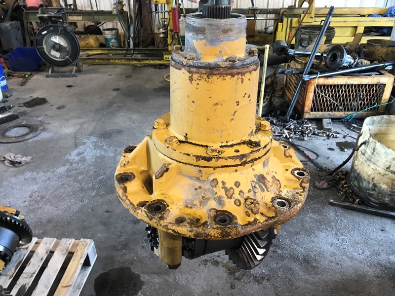 Caterpillar D250E Differential And Bevel Gear (center And Rear)